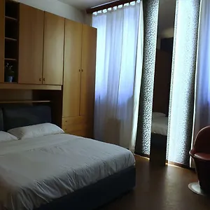 Appartamento 5Min Walk From Duomo! Apartment 100M2, Milano